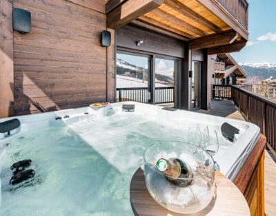 Exquisite Spa Ski-In/Ski-Out Chalet in Courchevel Moriond