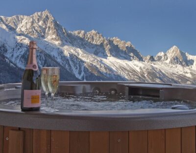 Ski-In/Ski-Out Chalet in Chamonix, Alpine Getaway 