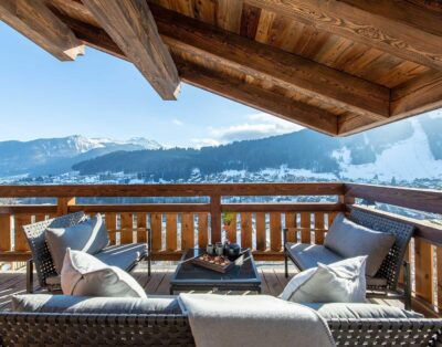 Charming Chalet with Outdoor Hot Tub and Stunning Views, in Morzine