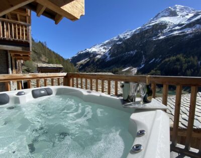 Unique Chalet with Full Wellness Facilities & Games Room, In Tignes