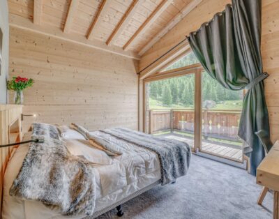 Disabled Friendly Ski-In Chalet with Outdoor Hot Tub, Sauna & Internal Elevator in Tignes