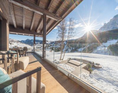 Charming Self-Catered Ski Apartment for Ski Holiday in the exclusive Selva Val Gardena!