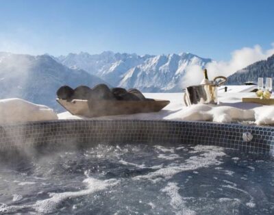 Breathtaking Ski Chalet with Pool, Hot Tub, Sauna, Gym, Cinema & more in Verbier 4 Vallees