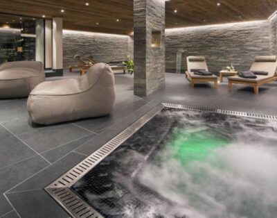 Luxurious Ski Chalet in Verbier with Pool, Hot-Tub, Hammam, Cinema & more