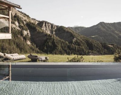 Catered Luxury Ski-In/Ski-Out Chalet Retreat in the Heart of the Dolomites