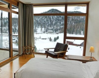 Luxury Mountain Retreat in St Moritz – Spacious 7-Room Apartment for Rent!