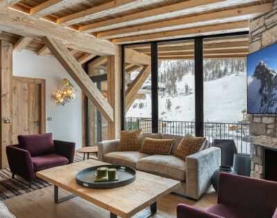 Luxury Ski Penthouse with Elevator, Fireplace & Mountain Views in Val d’Isere